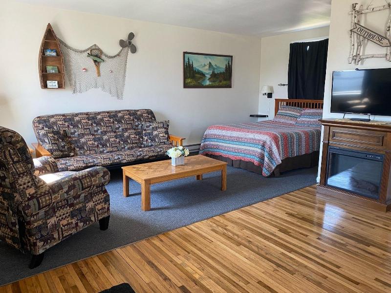 Pelican Motel image