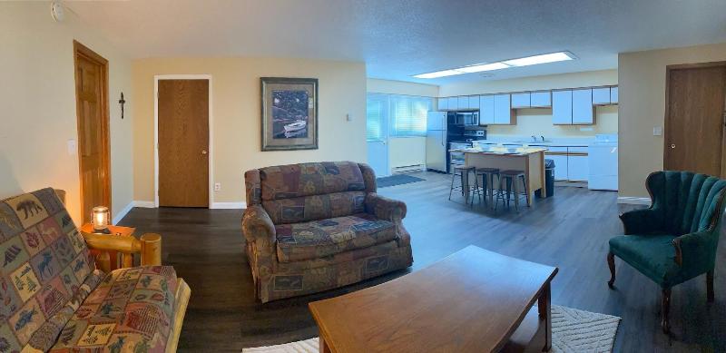 Pelican Motel image