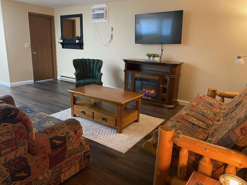 Pelican Motel image