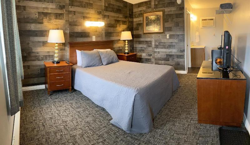 Pelican Motel image