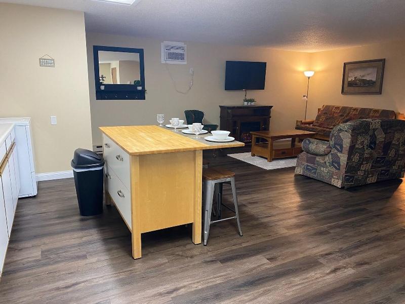 Pelican Motel image
