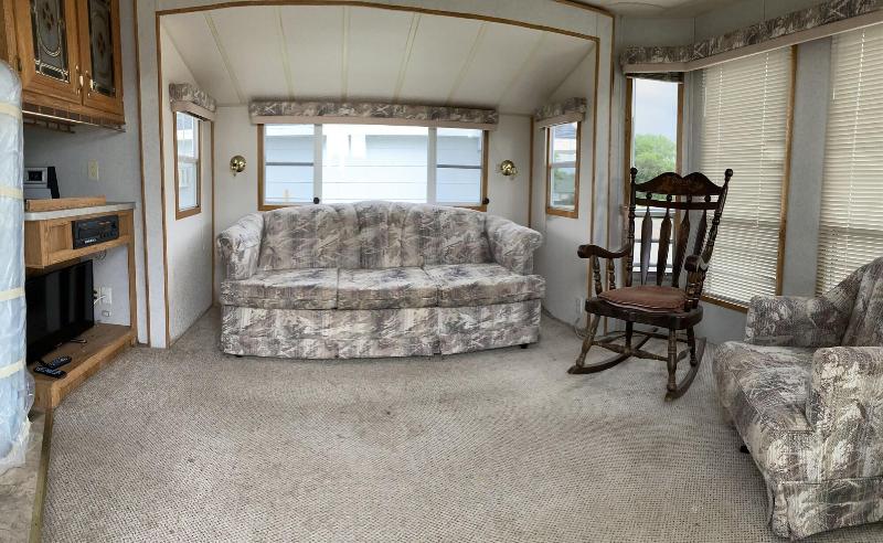 Pelican Motel image