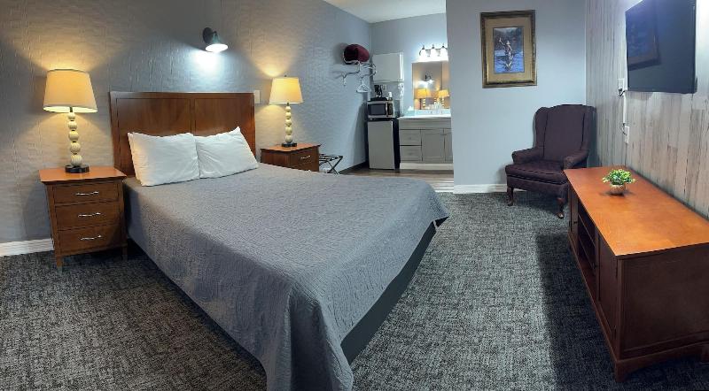 Pelican Motel image
