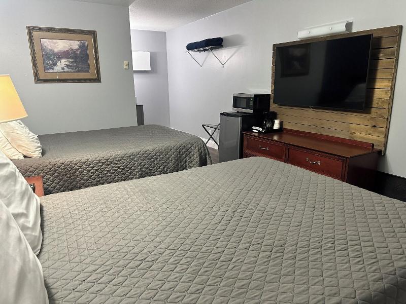 Pelican Motel image 10
