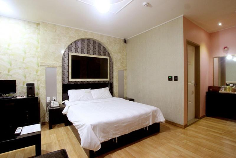 One Motel image
