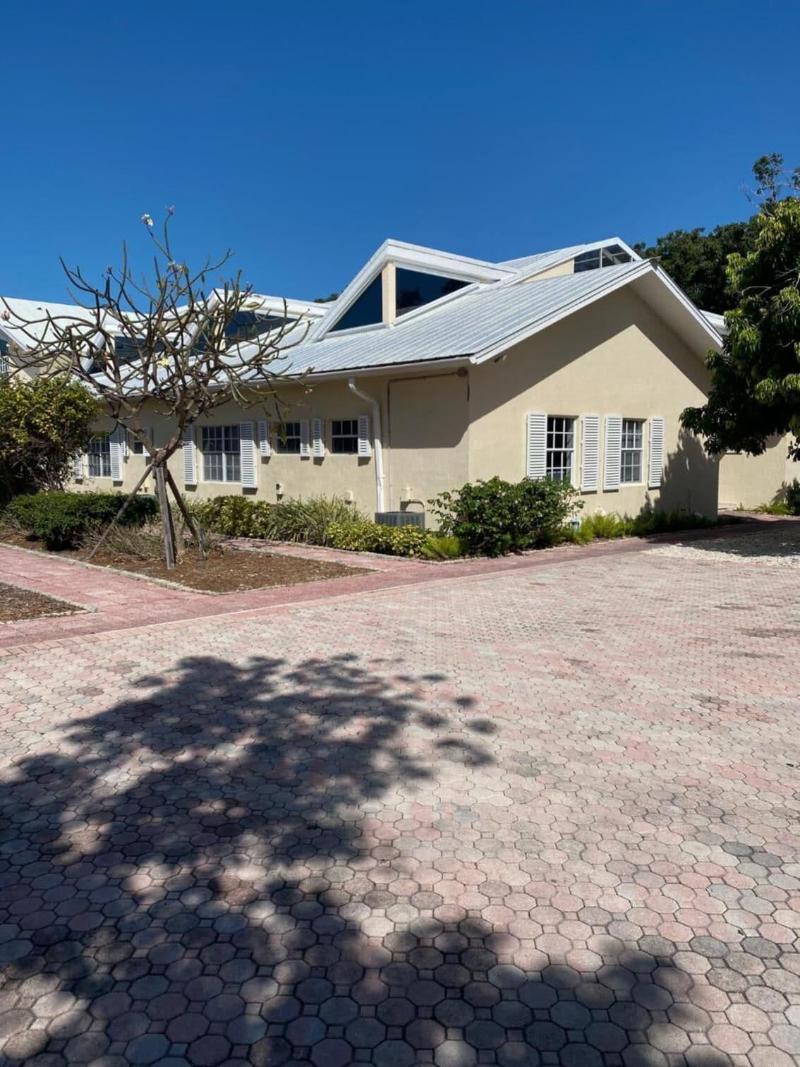 Bahia Bay Resort — exterior view