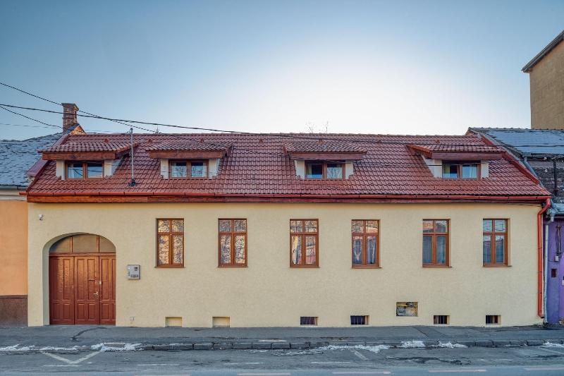 T House — general view