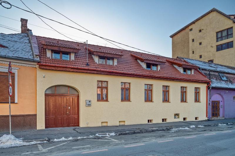 T House — exterior view