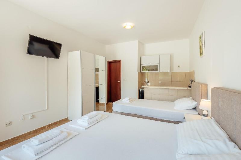 Apartments Bonaca Igalo image