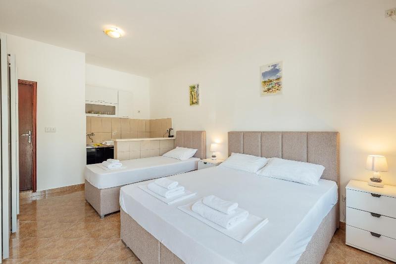 Apartments Bonaca Igalo image