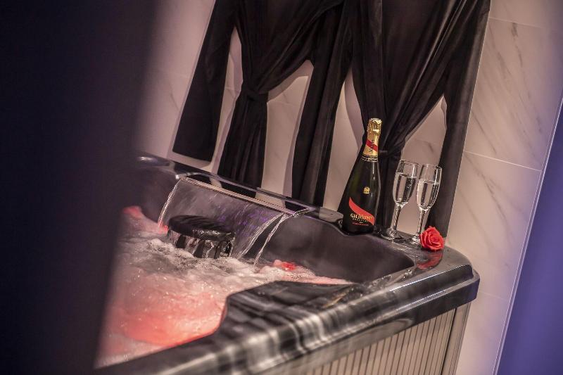 Appart Hotel Glam88 Suites Spa Et Sauna