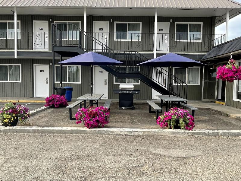 Anavada Inn Suites Spruceland image