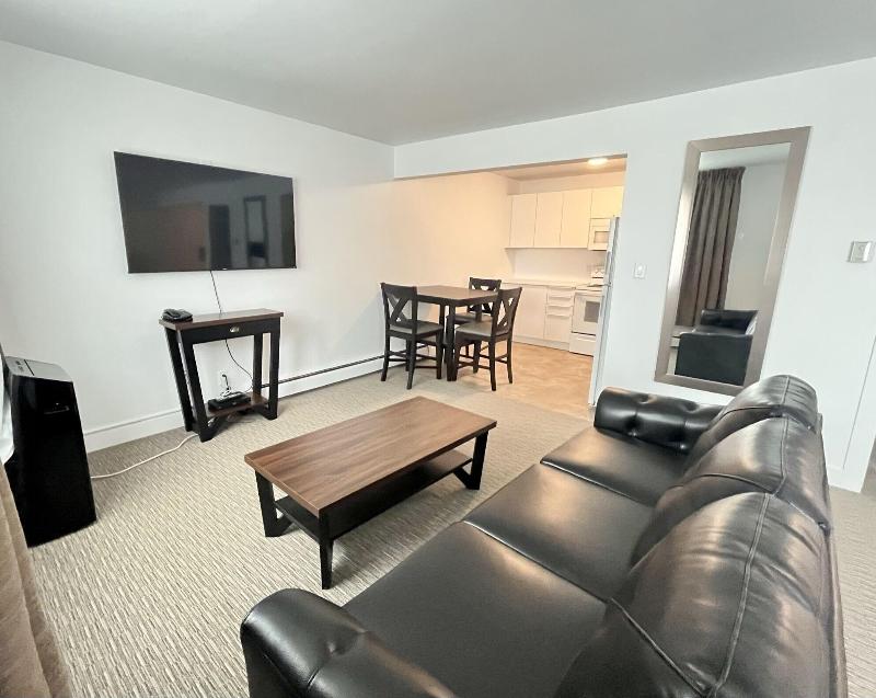 Anavada Inn Suites Spruceland image