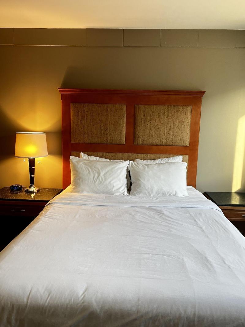 Anavada Inn Suites Spruceland image