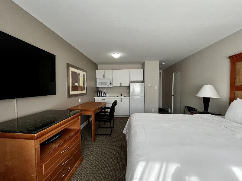 Anavada Inn Suites Spruceland image