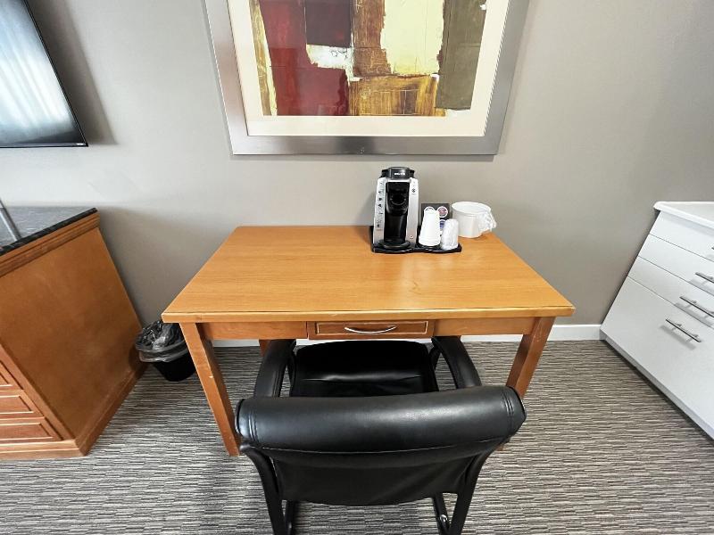 Anavada Inn Suites Spruceland image
