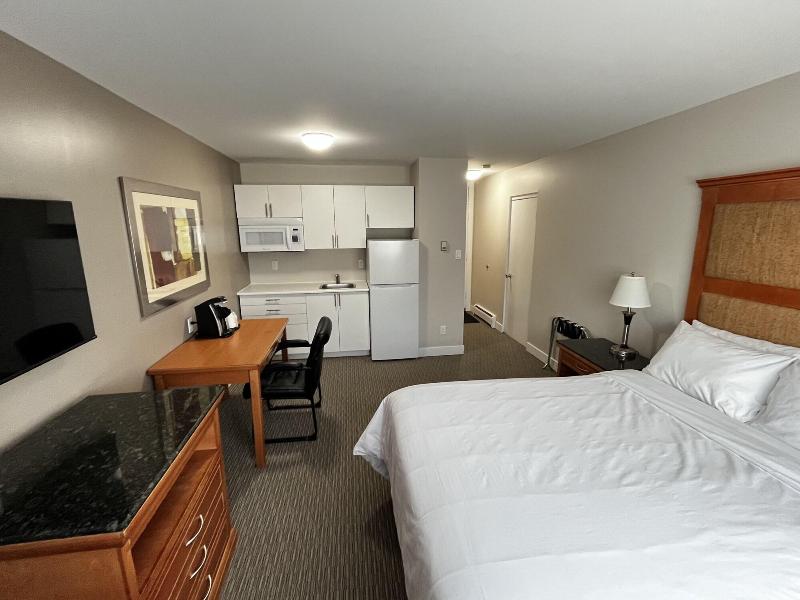 Anavada Inn Suites Spruceland image