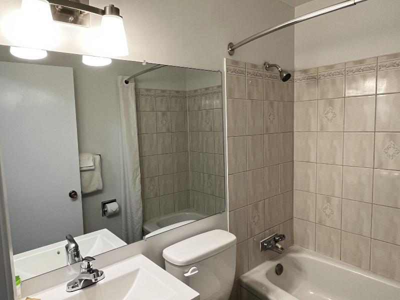 Anavada Inn Suites Spruceland image
