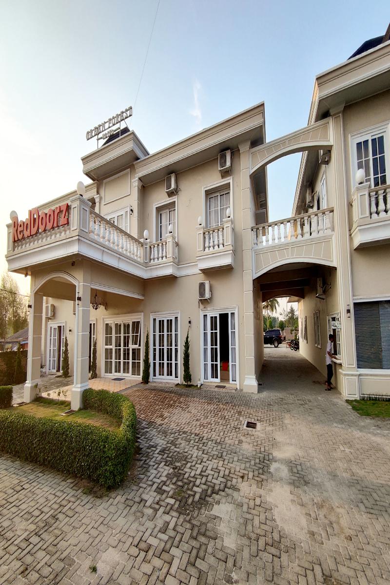 Green Forest Hotel by ZUZU image