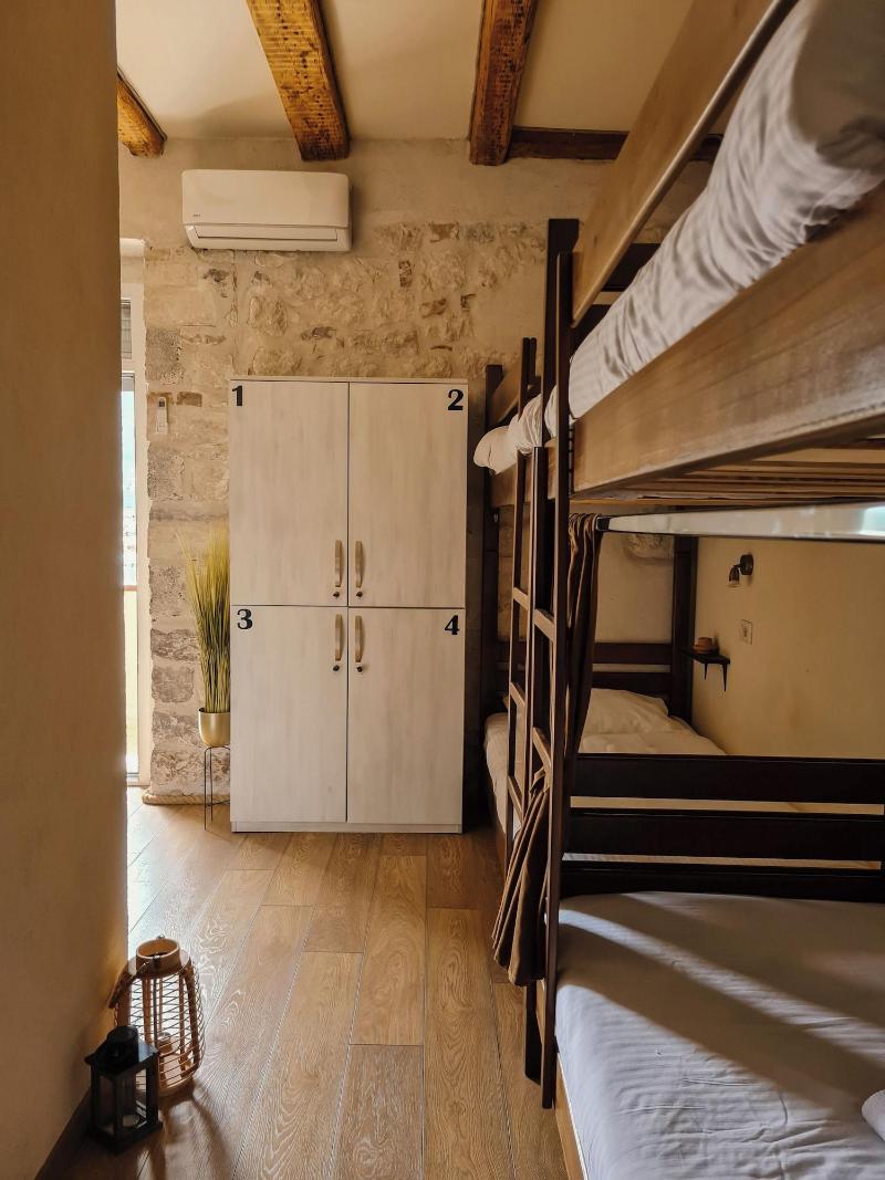 Guesthouse Step image