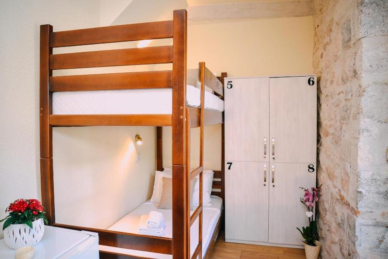 Guesthouse Step image