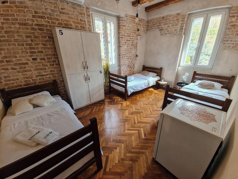 Guesthouse Step image