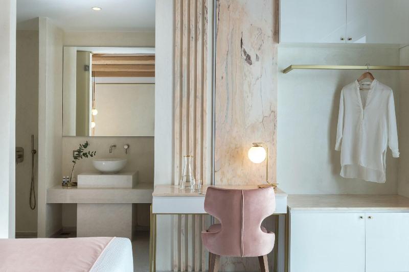 Mirabile Luxury Suites image