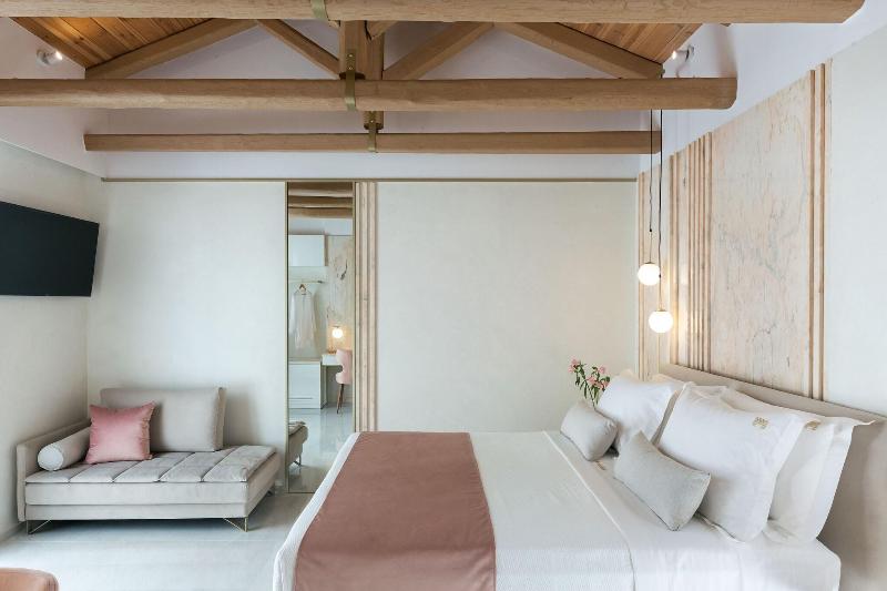 Mirabile Luxury Suites image