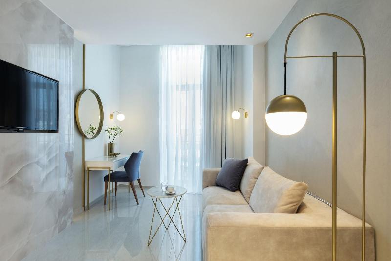 Mirabile Luxury Suites image