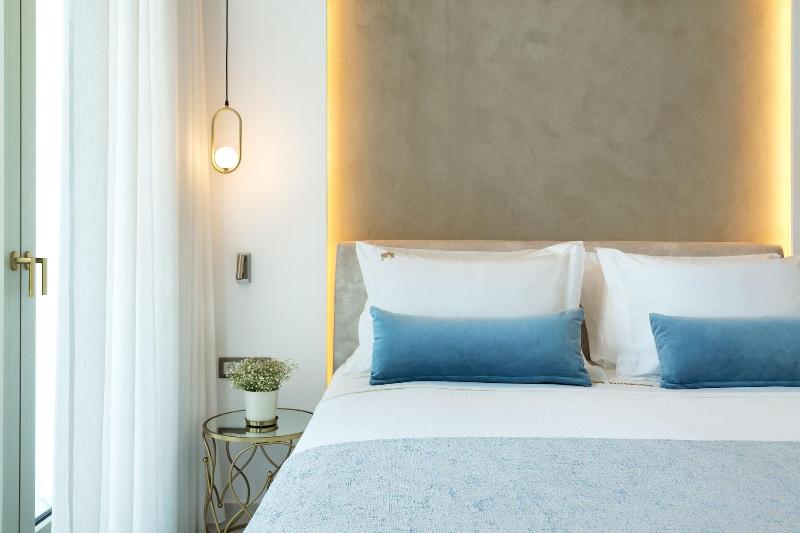 Mirabile Luxury Suites image