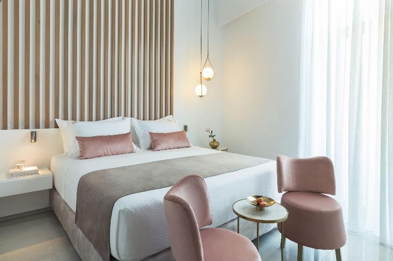 Mirabile Luxury Suites image