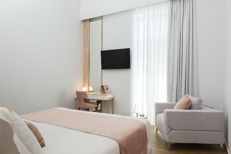 Mirabile Luxury Suites image