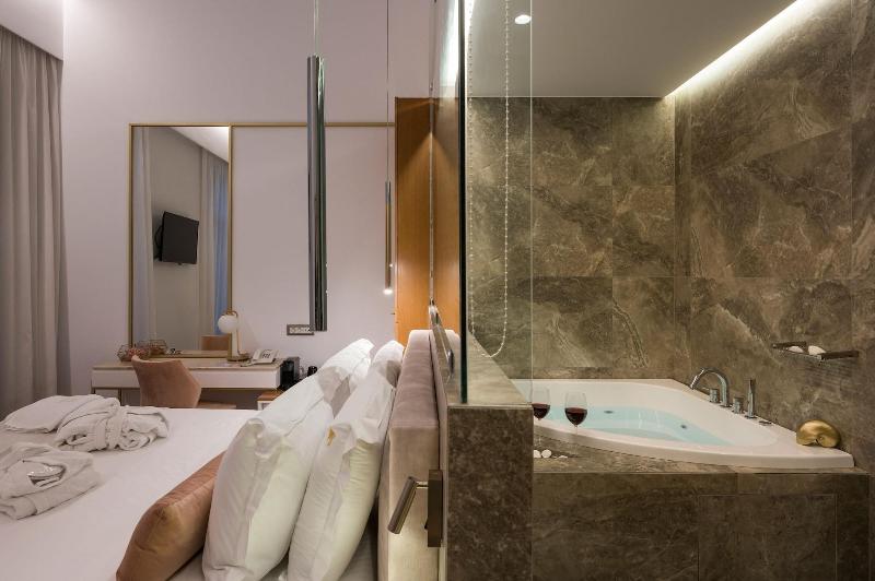 Mirabile Luxury Suites image