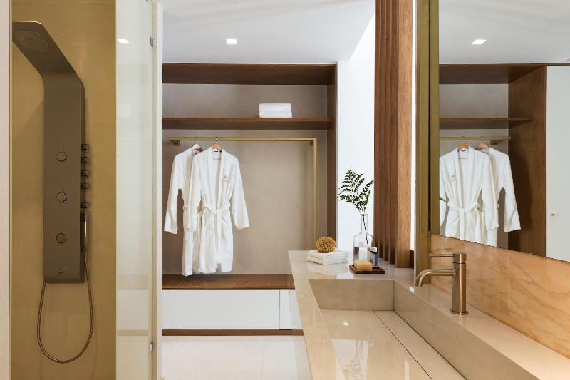 Mirabile Luxury Suites image