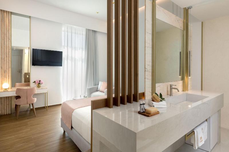 Mirabile Luxury Suites image