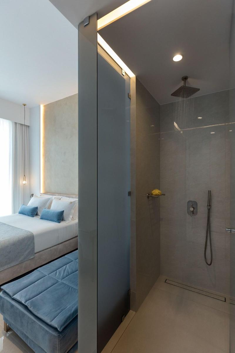 Mirabile Luxury Suites image