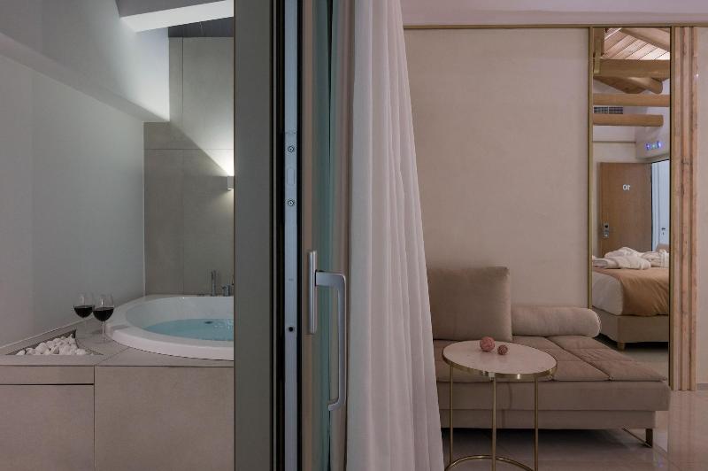 Mirabile Luxury Suites image