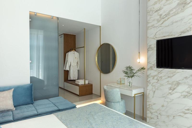 Mirabile Luxury Suites image