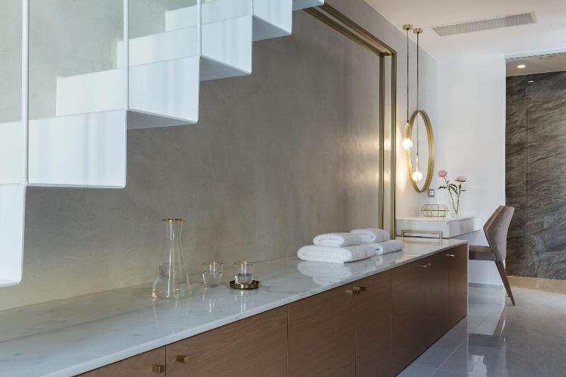 Mirabile Luxury Suites image