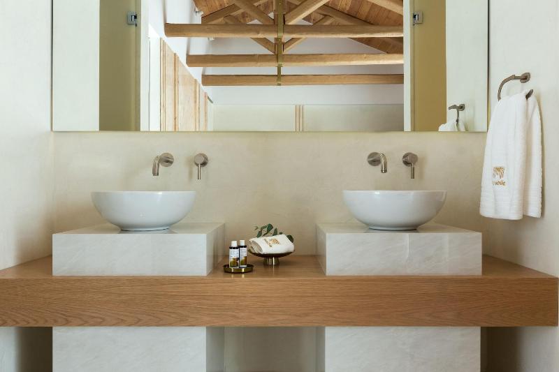 Mirabile Luxury Suites image