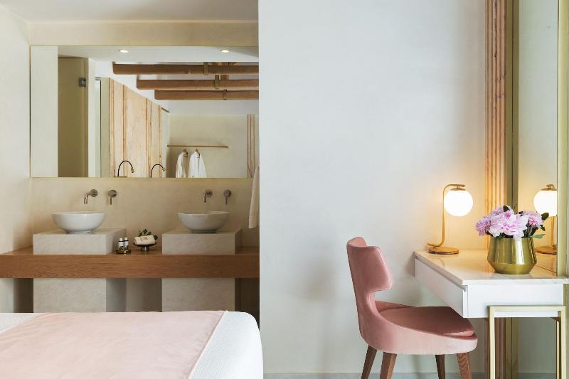 Mirabile Luxury Suites image