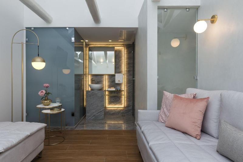 Mirabile Luxury Suites image