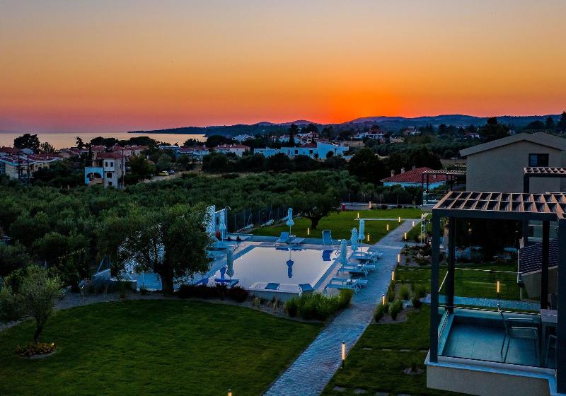 Miroes Suites