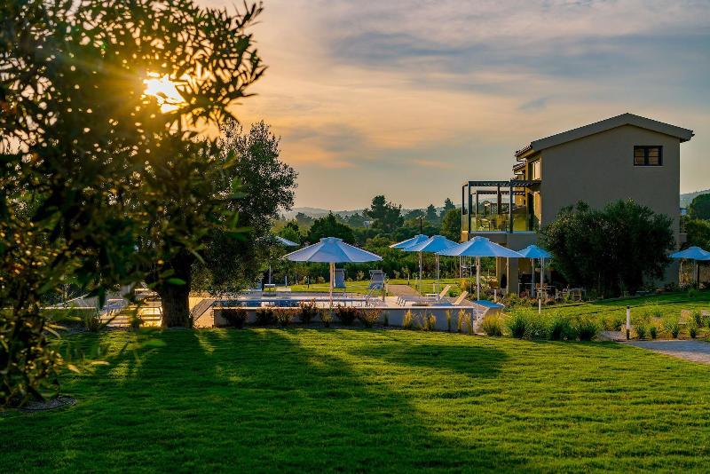 Miroes Suites