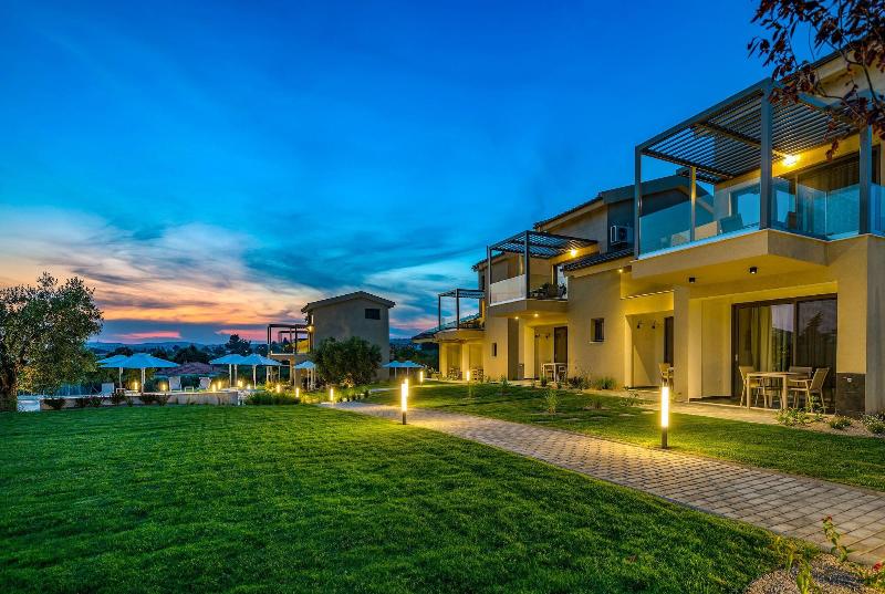 Miroes Suites