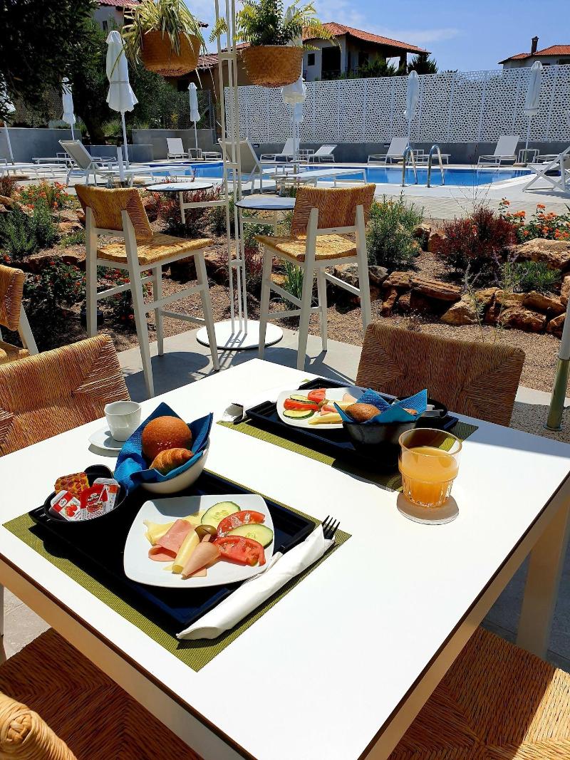 Miroes Suites
