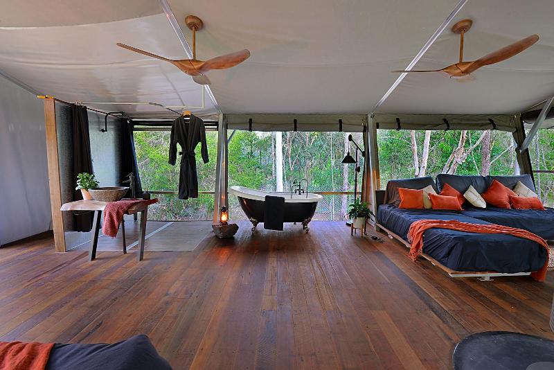 Stary Nights Luxury Camping image
