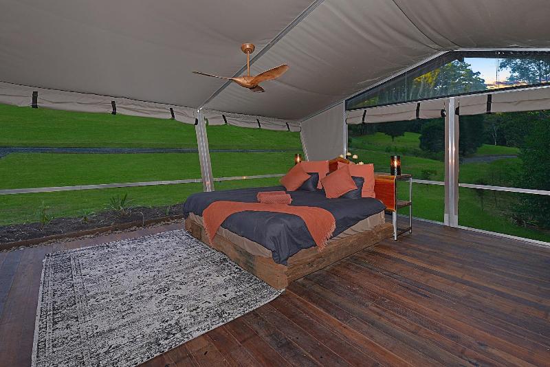 Stary Nights Luxury Camping image