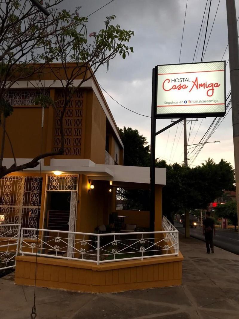 Hostal Casa Amiga image