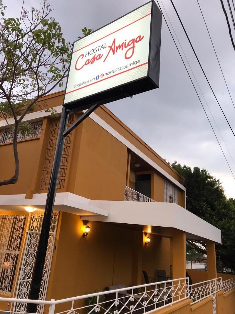 Hostal Casa Amiga image
